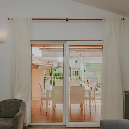 Danex Apartman *